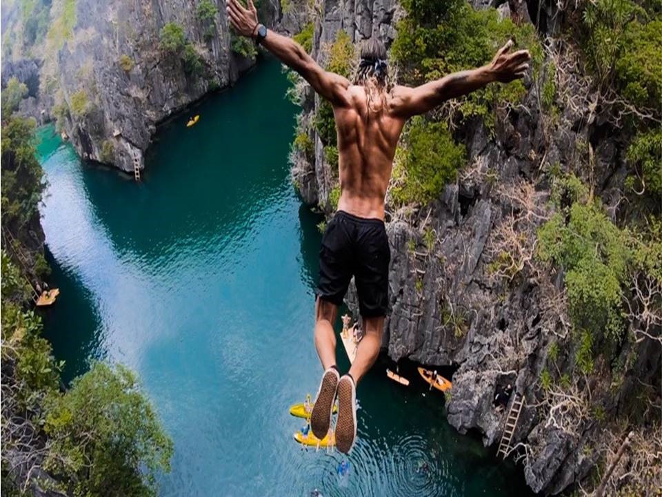 Cliff Jumping in El Nido Palawan